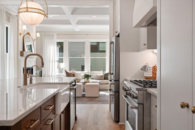 1015 15th Ave, S, Nashville, TN 37212