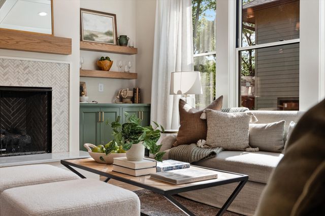 1015 15th Ave, S, Nashville, TN 37212