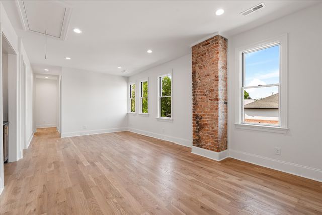 1015 15th Ave, S, Nashville, TN 37212