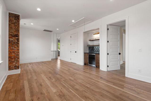 1015 15th Ave, S, Nashville, TN 37212