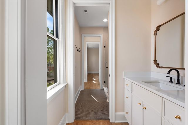 1015 15th Ave, S, Nashville, TN 37212