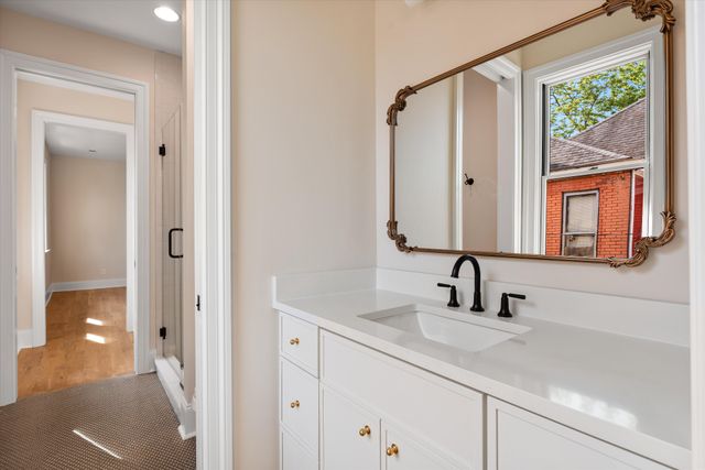 1015 15th Ave, S, Nashville, TN 37212