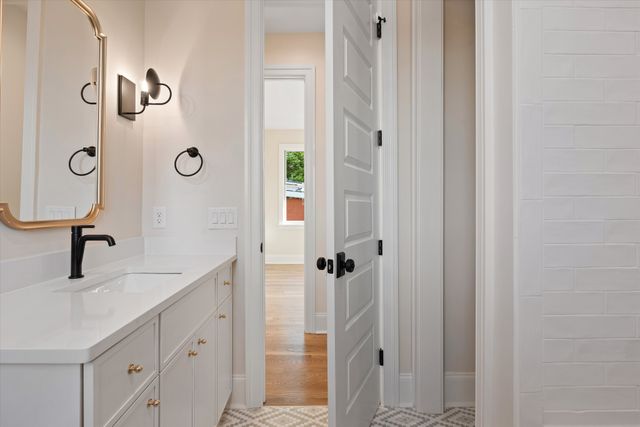 1015 15th Ave, S, Nashville, TN 37212