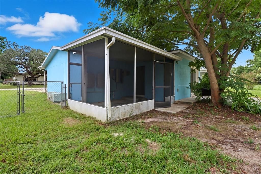 Image 31 of property listing at 10 S BARBOUR STREET, Beverly Hills, FL 34465