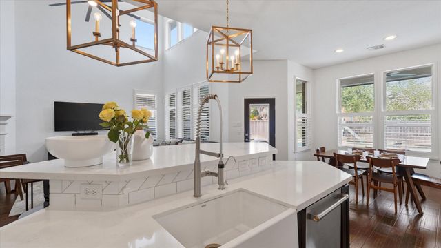14 Whispering Thicket Place, Tomball, TX 77375