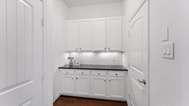 14 Whispering Thicket Place, Tomball, TX 77375