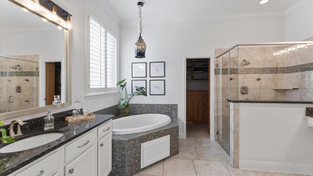 14 Whispering Thicket Place, Tomball, TX 77375