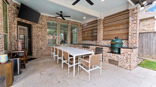 14 Whispering Thicket Place, Tomball, TX 77375