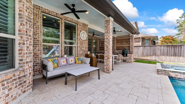 14 Whispering Thicket Place, Tomball, TX 77375