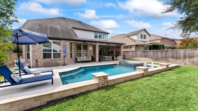 14 Whispering Thicket Place, Tomball, TX 77375