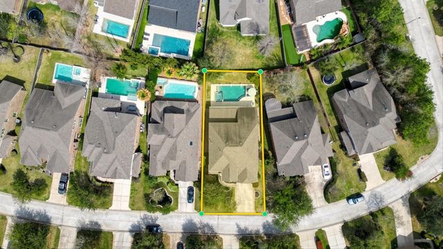 14 Whispering Thicket Place, Tomball, TX 77375