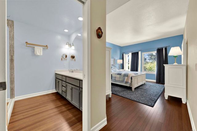 16130 Avenida Venusto 24, San Diego, CA 92128