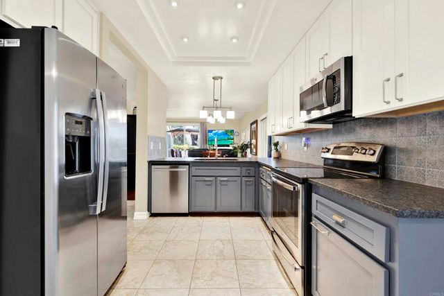 16130 Avenida Venusto 24, San Diego, CA 92128