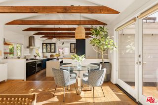 8556 Ridpath Drive, Los Angeles, CA 90046