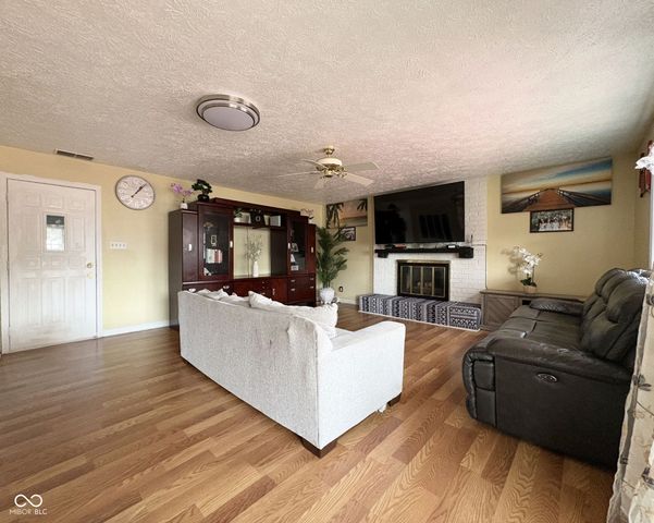 4147 W Fairview Road, Greenwood, IN 46142