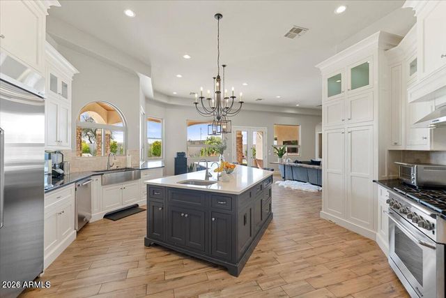 5600 S GEMSTONE Drive, Chandler, AZ 85249