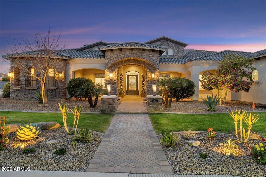 5600 S GEMSTONE Drive, Chandler, AZ 85249