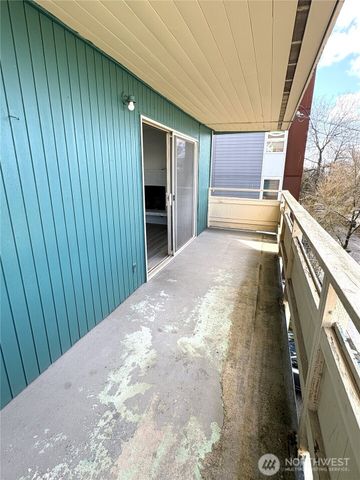 426 11th Avenue E, Seattle, WA 98102