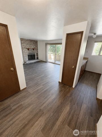426 11th Avenue E, Seattle, WA 98102