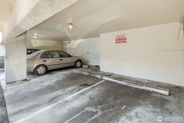 426 11th Avenue E, Seattle, WA 98102