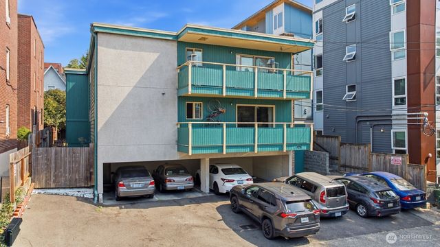 426 11th Avenue E, Seattle, WA 98102