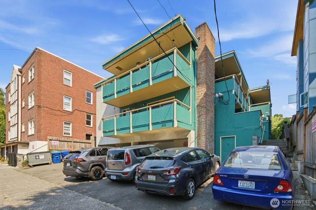 426 11th Avenue E, Seattle, WA 98102