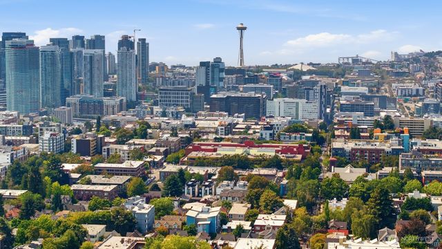 426 11th Avenue E, Seattle, WA 98102