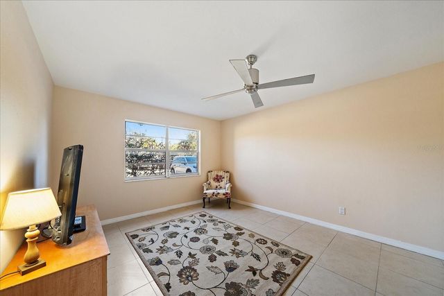 519 ALBEE FARM ROAD 111, Venice, FL 34285