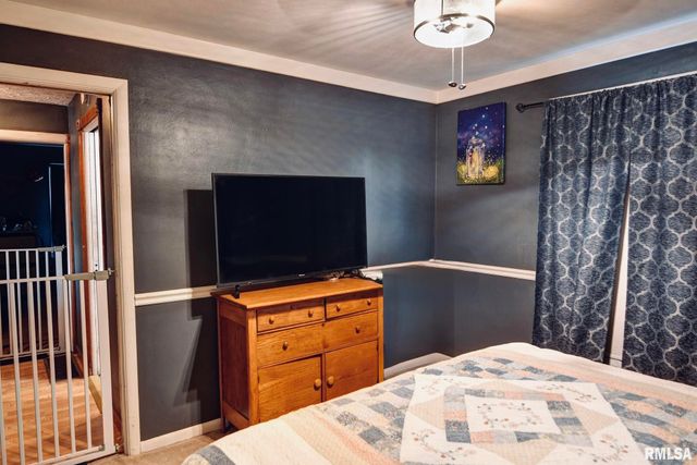 720 N Lawn Avenue, Taylorville, IL 62568