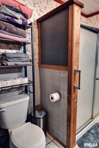 720 N Lawn Avenue, Taylorville, IL 62568