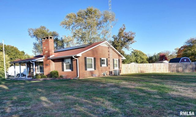 720 N Lawn Avenue, Taylorville, IL 62568