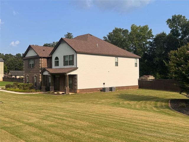 130 Ravens Landing, Fayetteville, GA 30215