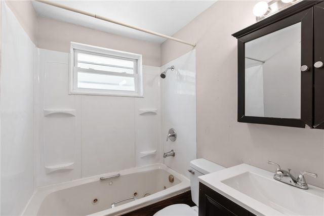 440 Lee Dr, Penn Hills, PA 15235