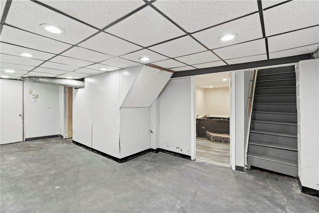 440 Lee Dr, Penn Hills, PA 15235