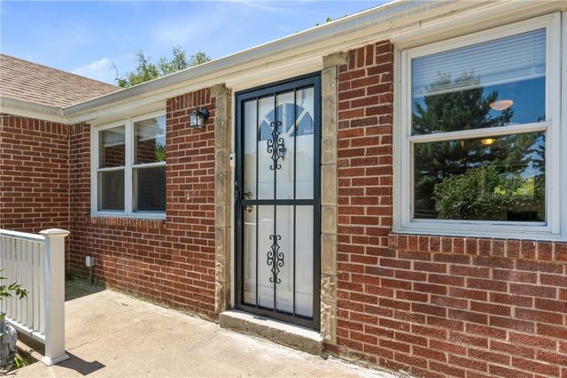 440 Lee Dr, Penn Hills, PA 15235