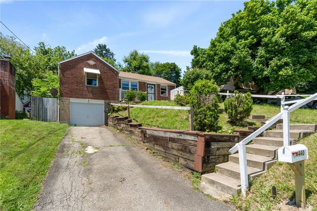 440 Lee Dr, Penn Hills, PA 15235