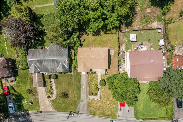 440 Lee Dr, Penn Hills, PA 15235