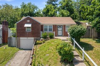440 Lee Dr, Penn Hills, PA 15235