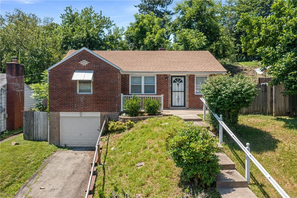 440 Lee Dr, Penn Hills, PA 15235