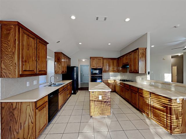5813 Ozark Drive, Fort Worth, TX 76131