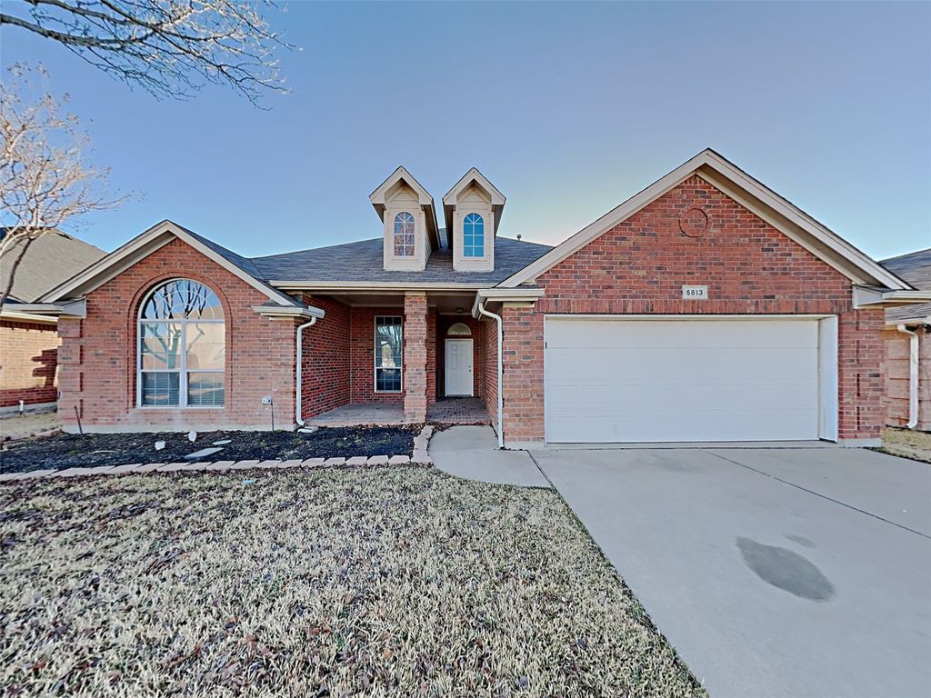5813 Ozark Drive, Fort Worth, TX 76131
