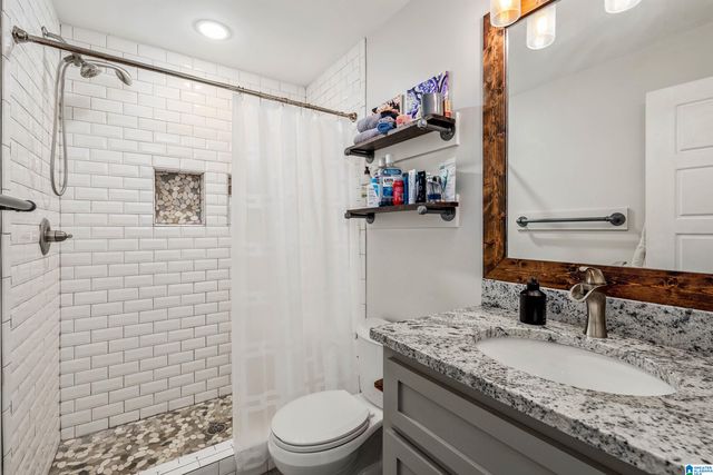 1100 14th Ave Apt A4, Tuscaloosa, AL 35401