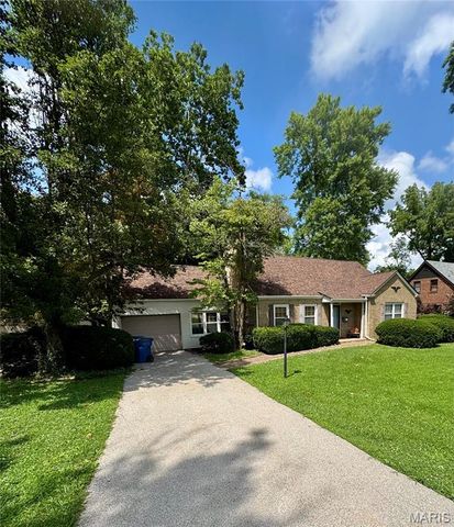 111 Royal Avenue, Ferguson, MO 63135