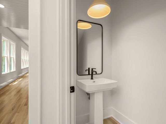 517A Achievement Dr, Nashville, TN 37209