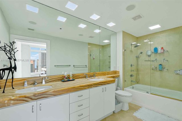 1155 Brickell Bay Dr PH210, Miami, FL 33131