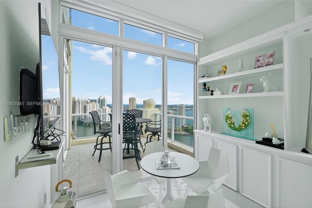 1155 Brickell Bay Dr PH210, Miami, FL 33131