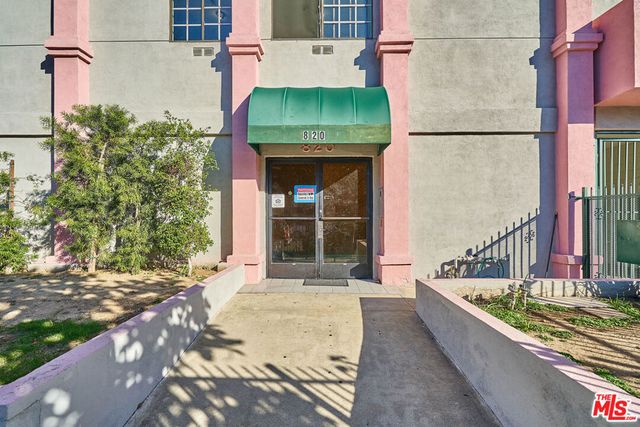 820 S St Andrews Place 301, Los Angeles, CA 90005