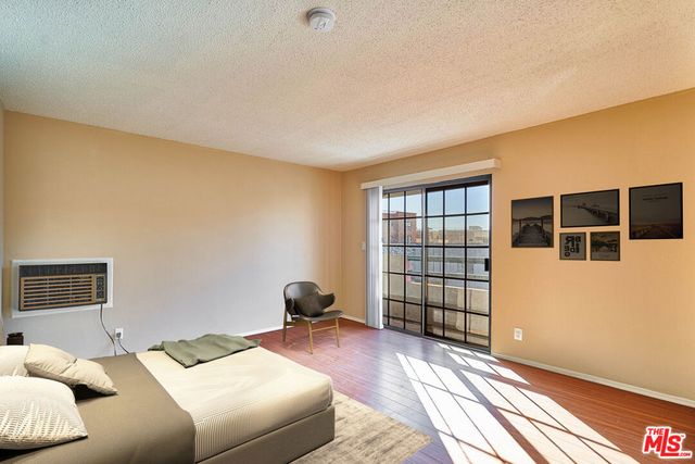 820 S St Andrews Place 301, Los Angeles, CA 90005