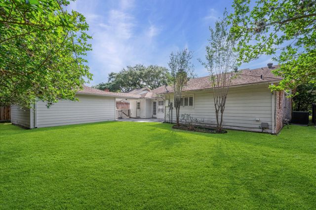 12026 Sugar Springs Drive, Houston, TX 77077