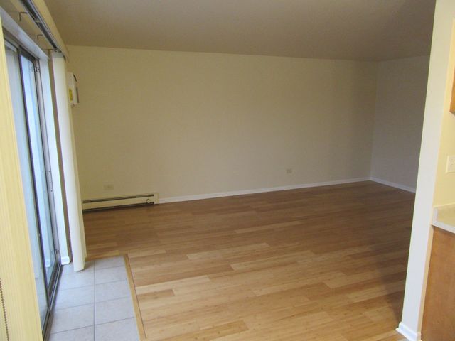 135 Pickwick Drive A, Schaumburg, IL 60193